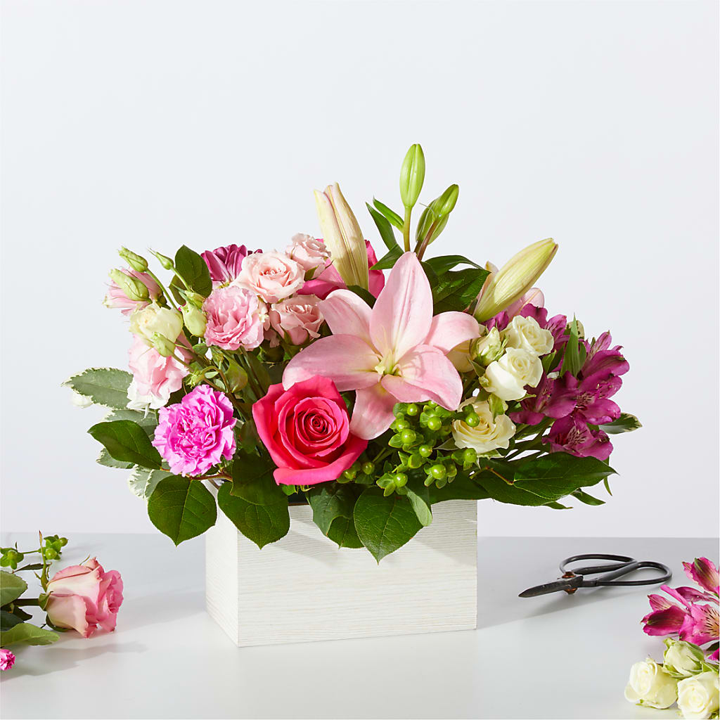 Sweetberry Box – A Florist Original – SKIPS FLORIST & GIFTS, Toms River NJ