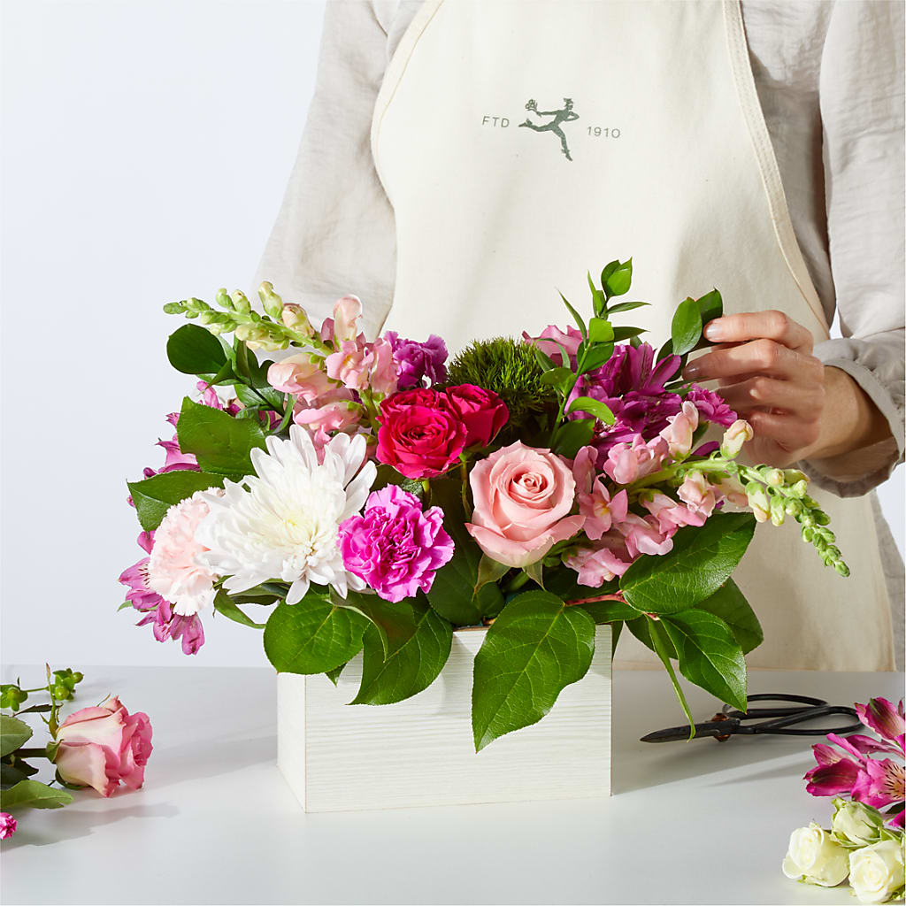 Sweetberry Box – A Florist Original – SKIPS FLORIST & GIFTS, Toms River NJ