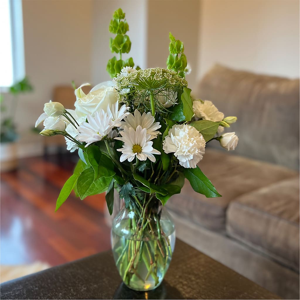 Classic Ivory – A Florist Original – SKIPS FLORIST & GIFTS, Toms River NJ