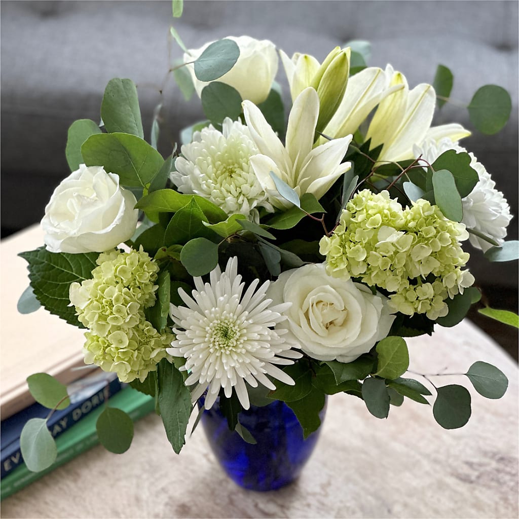 Snowy Dreams Bouquet – SKIPS FLORIST & GIFTS, Toms River NJ