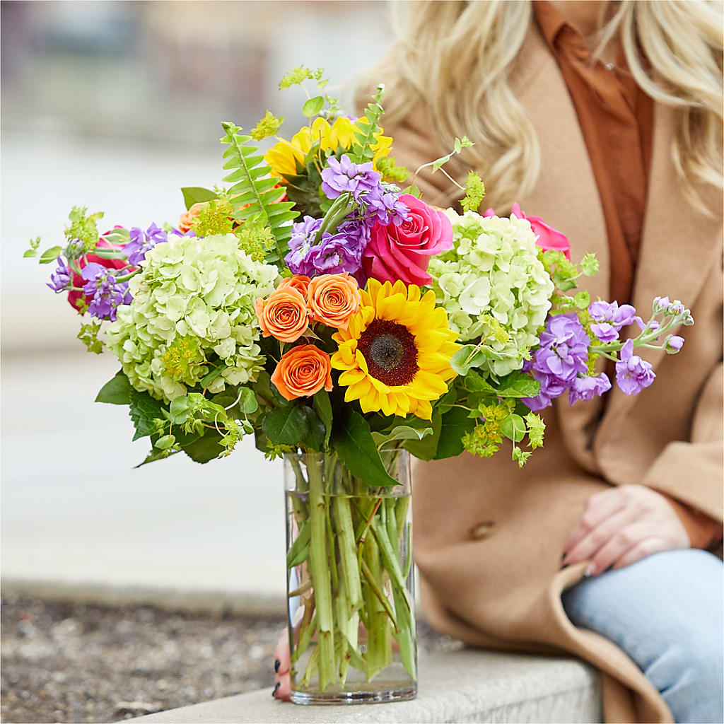 Vibrant Greetings Bouquet – SKIPS FLORIST & GIFTS, Toms River NJ